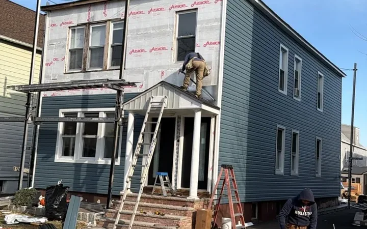 Siding by FOUR SEASON CONSTRUCTION INC in North Jersey